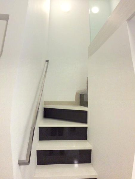 UP@ROBERTSON QUAY 10