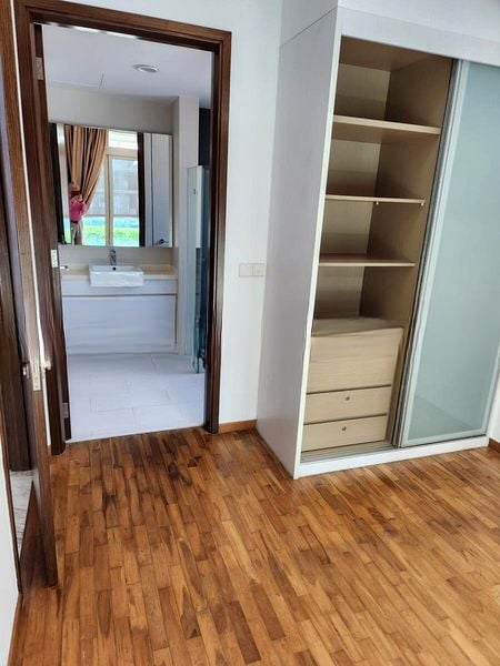 NAUNG RESIDENCE 10