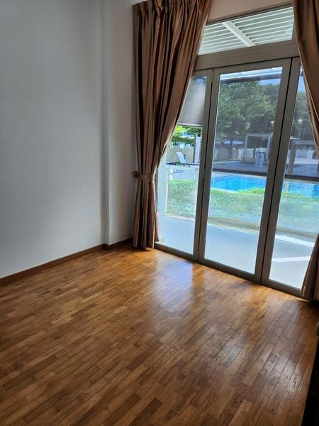 NAUNG RESIDENCE 8