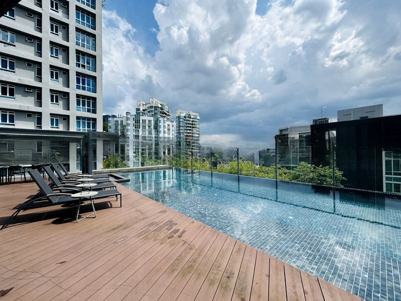 ROBIN SUITES 7