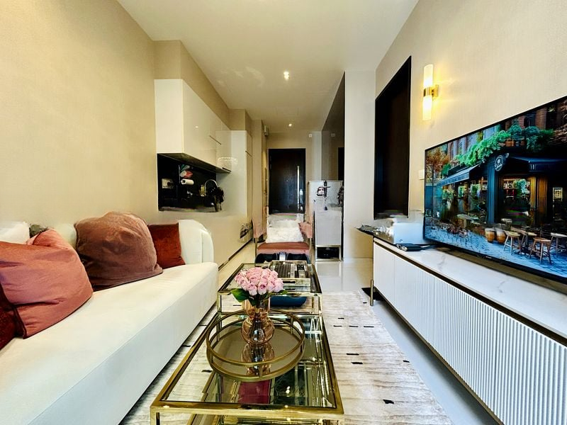 ROBIN SUITES 6