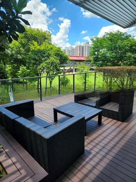 THE LAKEFRONT RESIDENCES 6