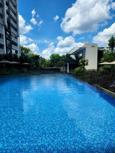 THE LAKEFRONT RESIDENCES 9