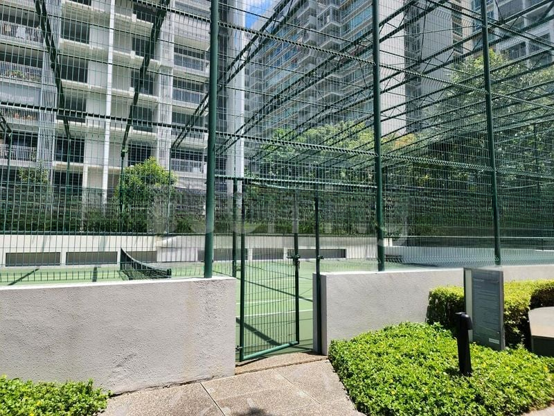 THE LAKEFRONT RESIDENCES 4