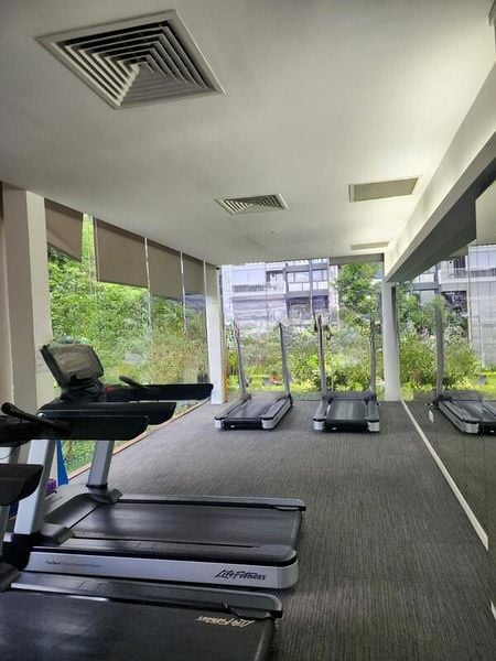 THE LAKEFRONT RESIDENCES 7