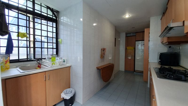 KEMBANGAN COURT 7