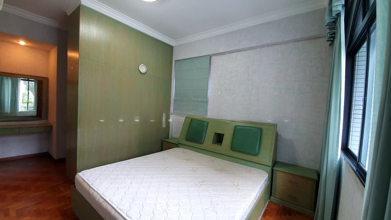 KEMBANGAN COURT 13