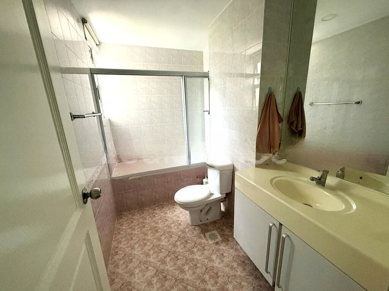 HILLVIEW 128 3