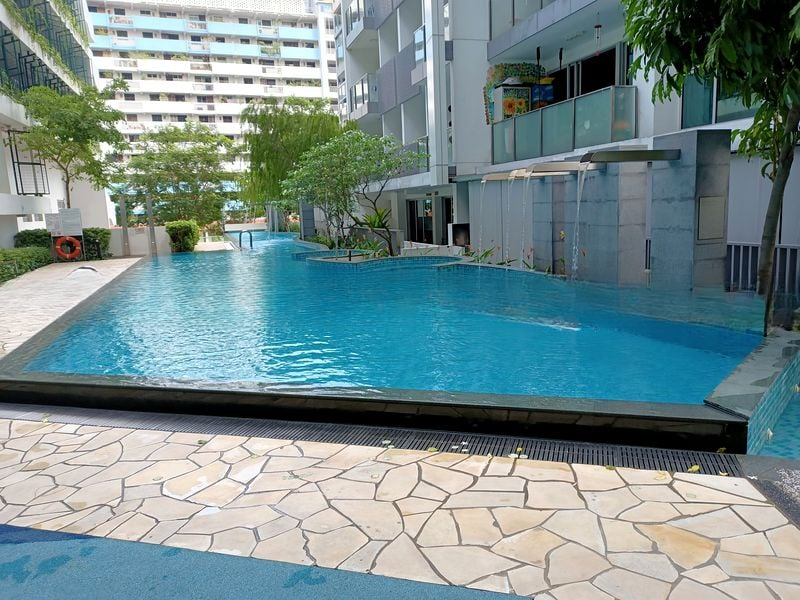 EIGHT RIVERSUITES 13