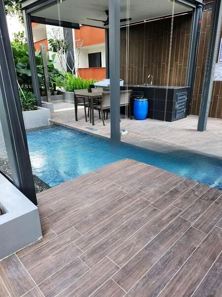 RIVERFRONT RESIDENCES 2