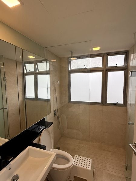 SUITES @ NEWTON 2