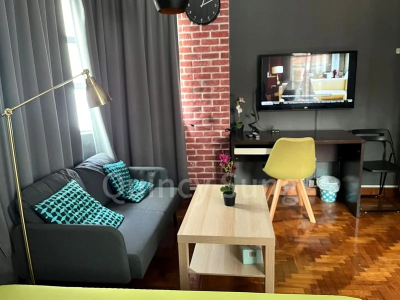 THE RIVERSIDE PIAZZA 4