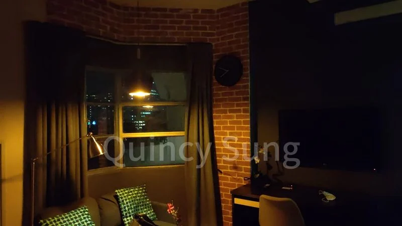 THE RIVERSIDE PIAZZA 5