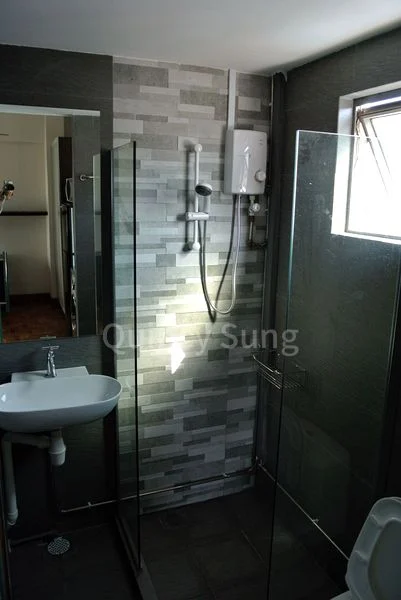 THE RIVERSIDE PIAZZA 8