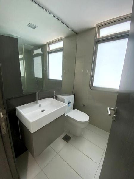 Q BAY RESIDENCES 2