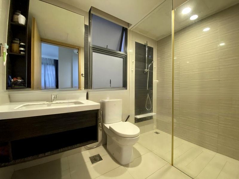 BLOSSOM RESIDENCES 7
