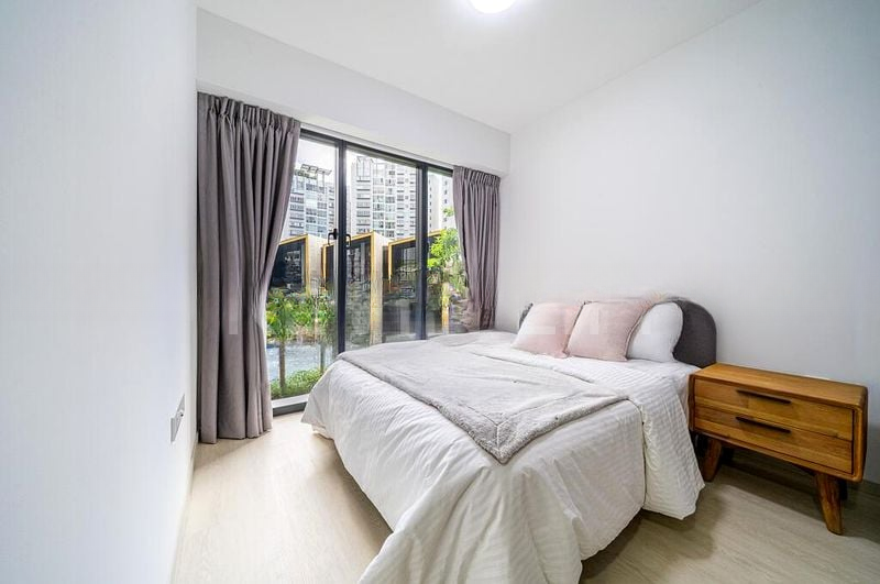 RIVERFRONT RESIDENCES 11