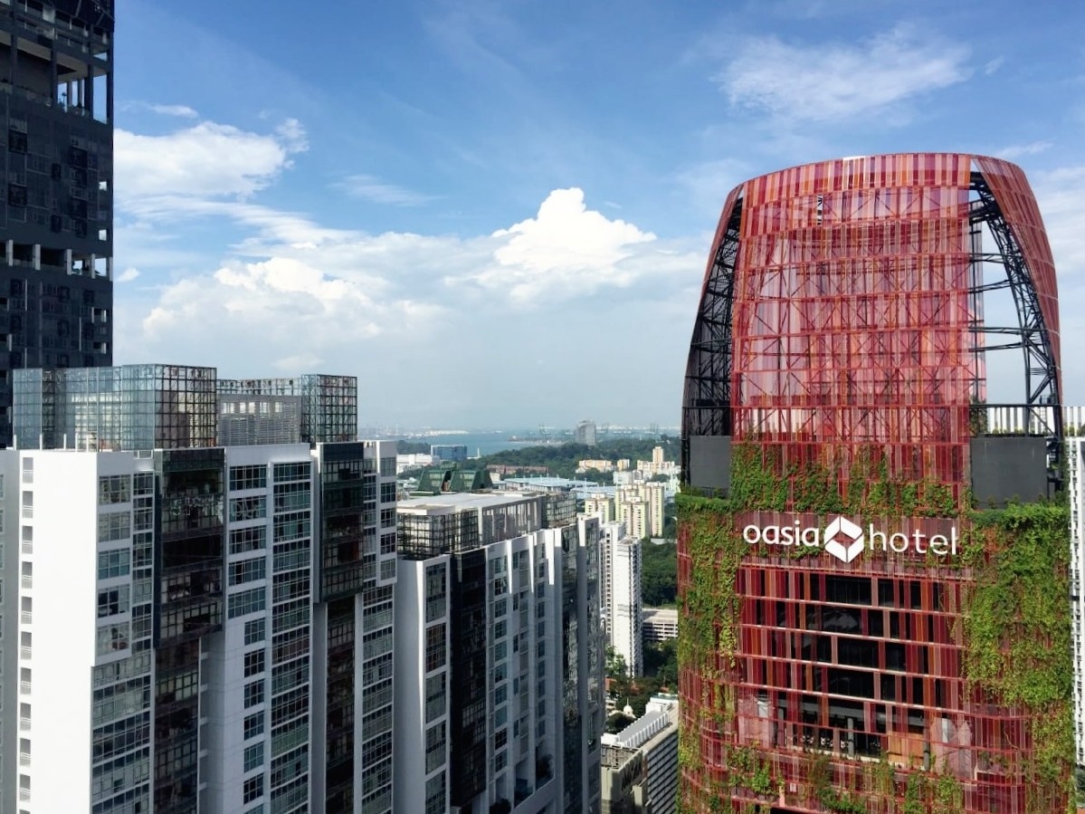 INTERNATIONAL PLAZA 7