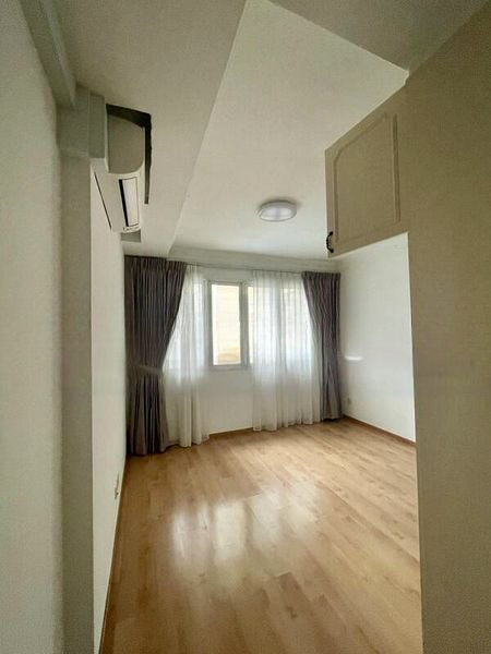 MOONSTONE VIEW 5