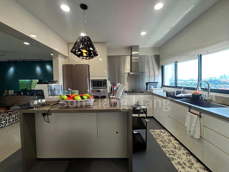 HILLCREST ARCADIA 14