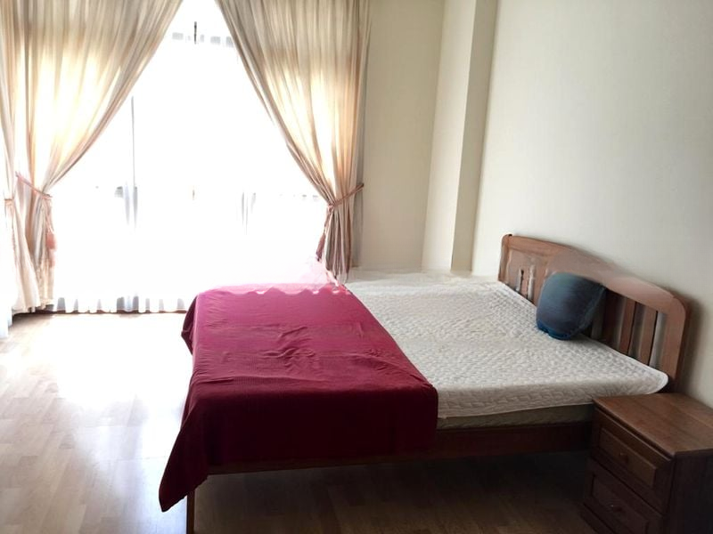 HIGH OAK CONDOMINIUM 8