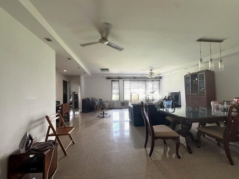 BT BATOK WEST AVE 5 6