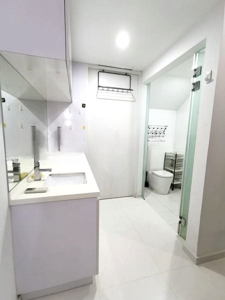 # 1 SUITES 3