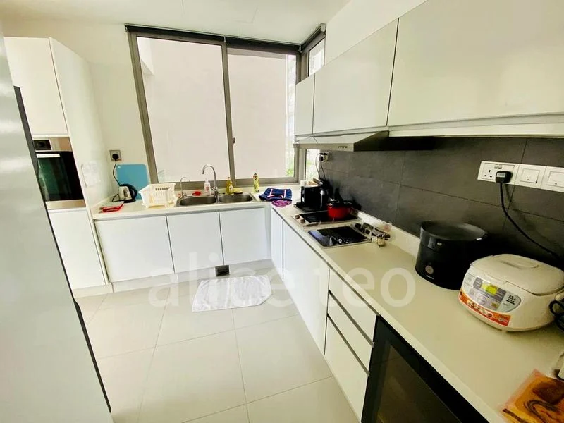 THE OCEANFRONT @ SENTOSA COVE 4