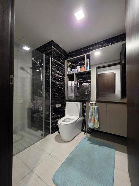 THE BROWNSTONE 6