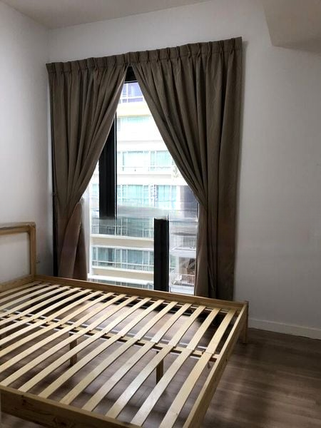 THE LAKEFRONT RESIDENCES 2