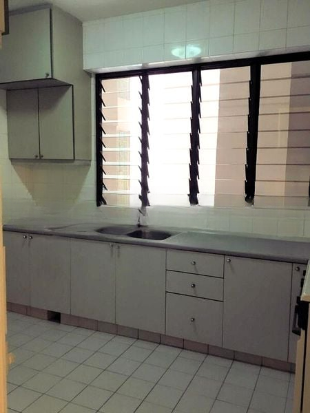 KENSINGTON PARK CONDOMINIUM 6