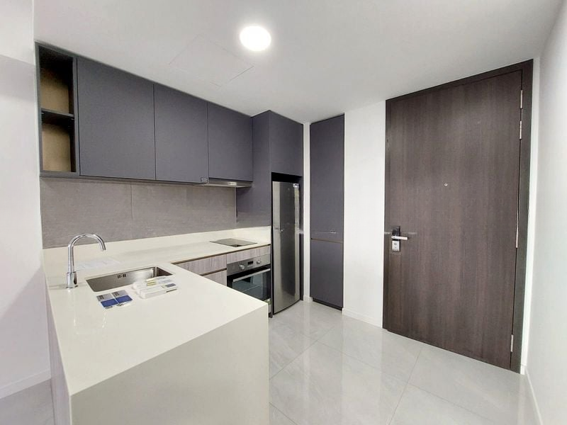 RIVERFRONT RESIDENCES 3