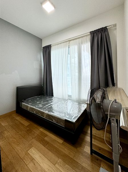 EIGHT RIVERSUITES 15