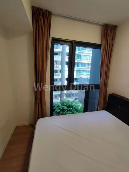 THE LAKEFRONT RESIDENCES 4