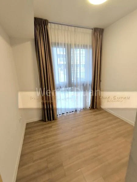 THE LAKEFRONT RESIDENCES 6