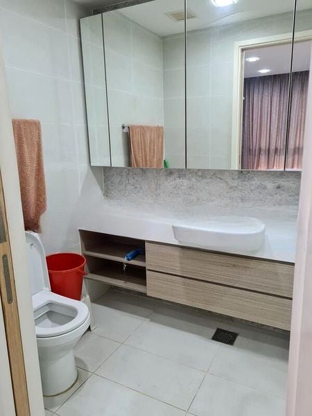 THE LAKEFRONT RESIDENCES 2