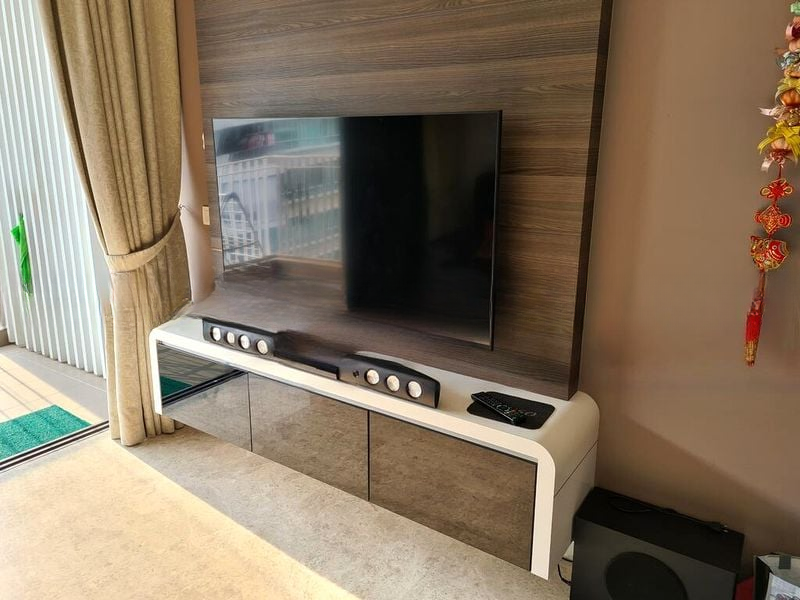 THE LAKEFRONT RESIDENCES 5