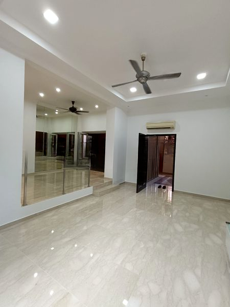 PEIRCE VIEW 8