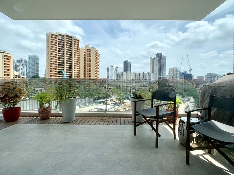CENTENNIA SUITES 2