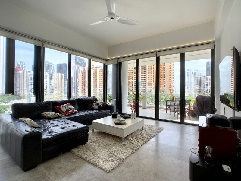 CENTENNIA SUITES 1