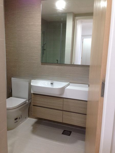 THE LAKEFRONT RESIDENCES 8