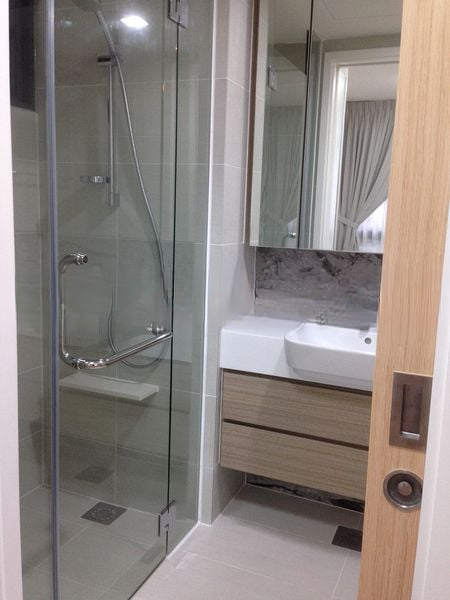 THE LAKEFRONT RESIDENCES 6