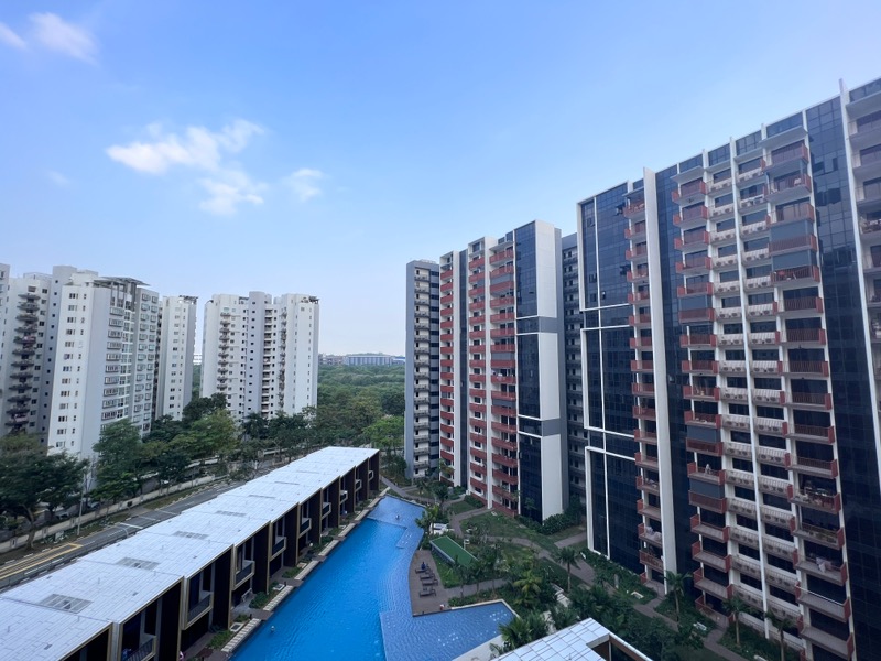 RIVERFRONT RESIDENCES 5