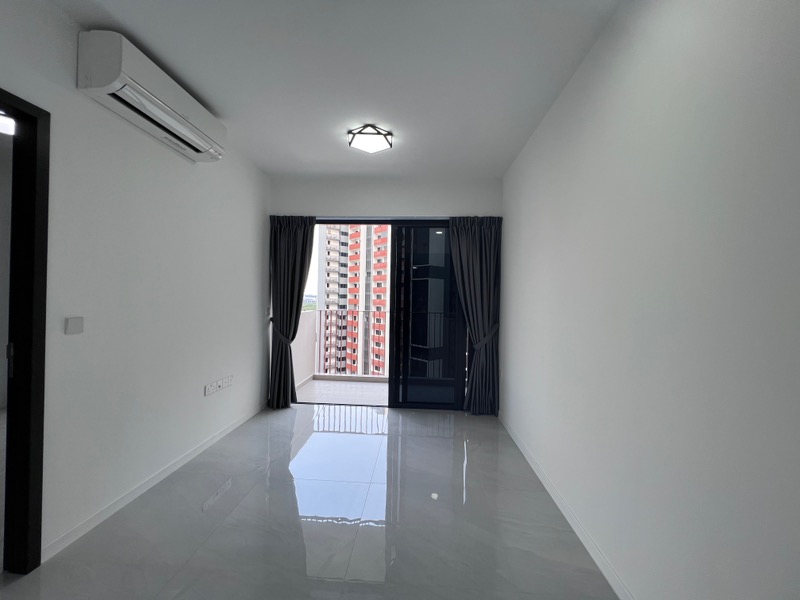 RIVERFRONT RESIDENCES 7