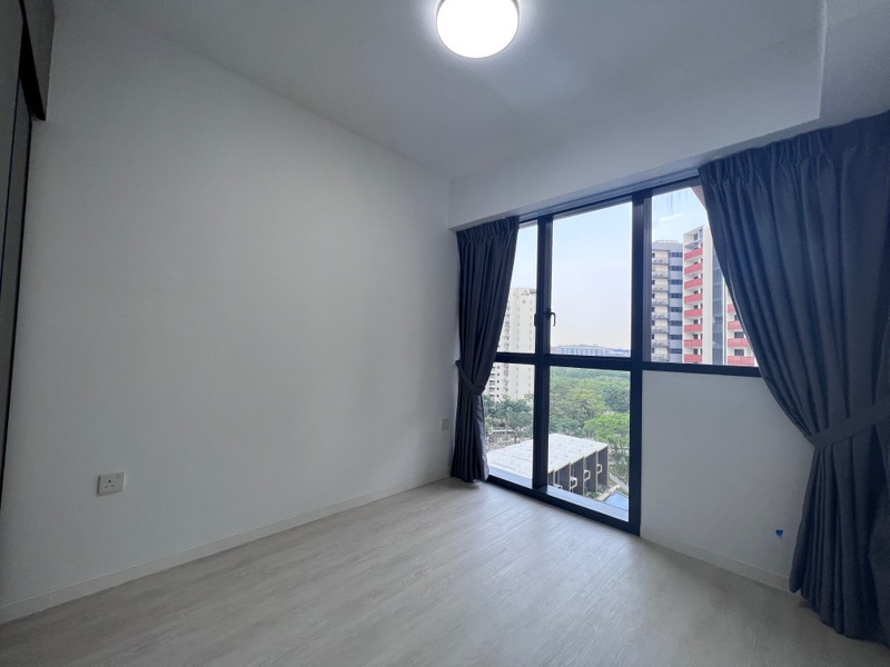 RIVERFRONT RESIDENCES 10