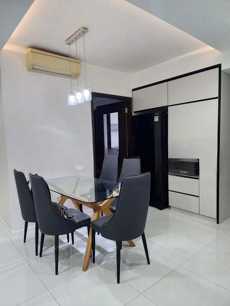 RIVERPARC RESIDENCE 7