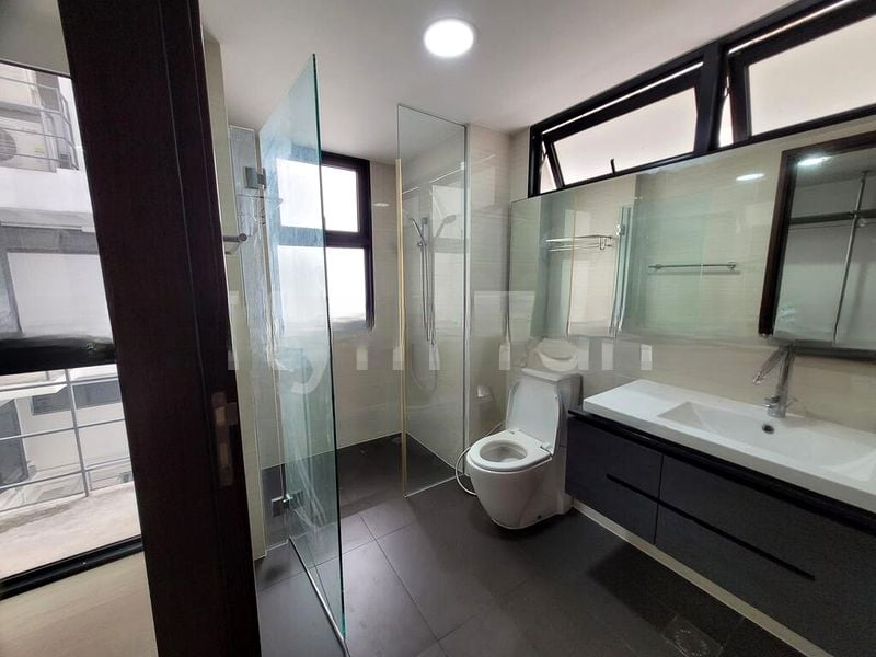 RIVERPARC RESIDENCE 5