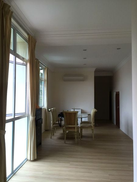 EAST VIEW 18 4