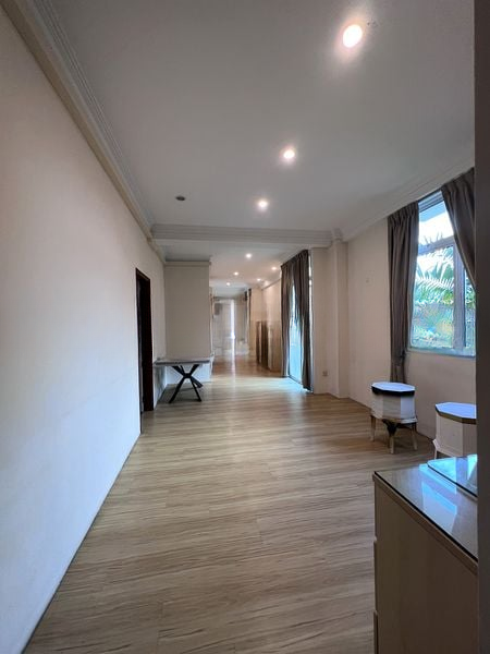 EAST VIEW 18 1