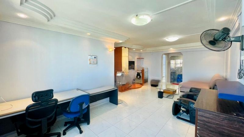 BT BATOK WEST AVE 6 8